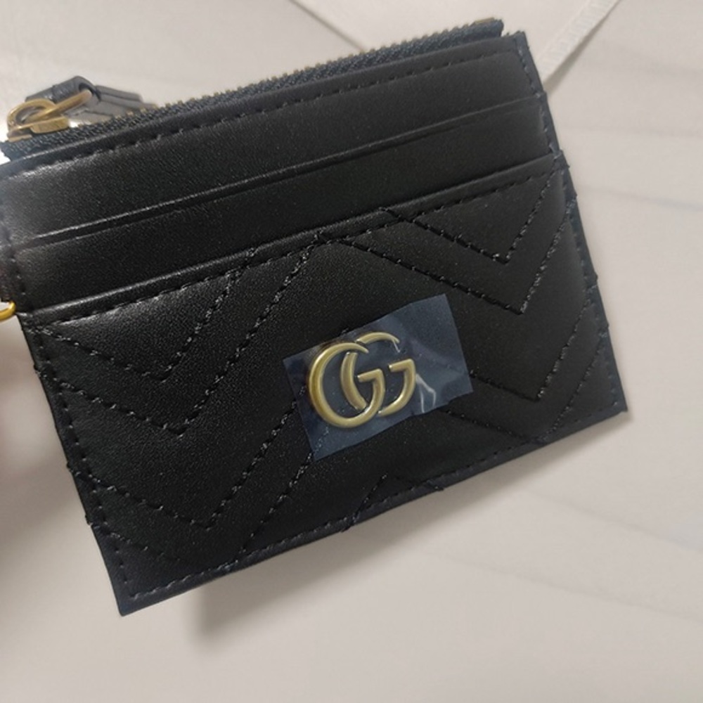 Gucci Quilted Black Card Holder with Gold Hardware - Picture 3 of 7